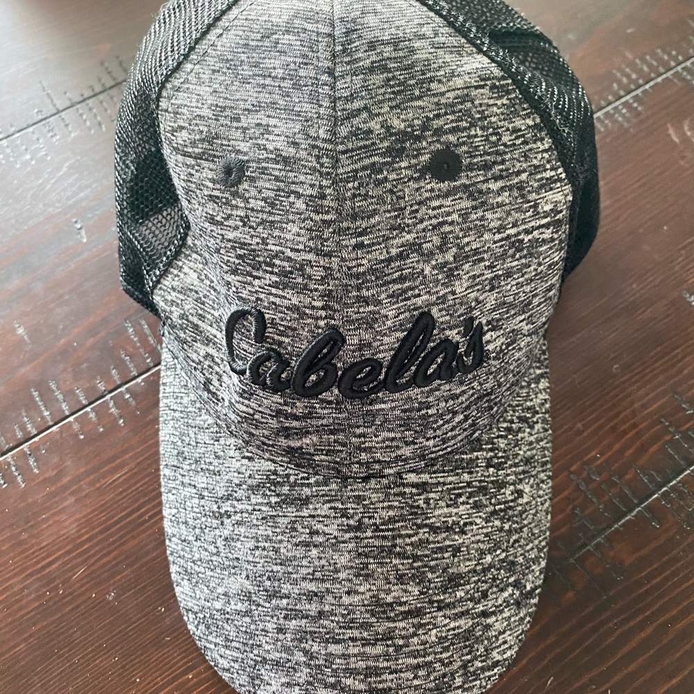 Cabelas hat